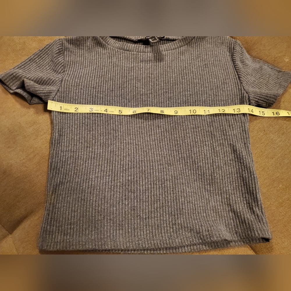 Forever 21 ribbed grey size small crop top - Picture 4 of 6